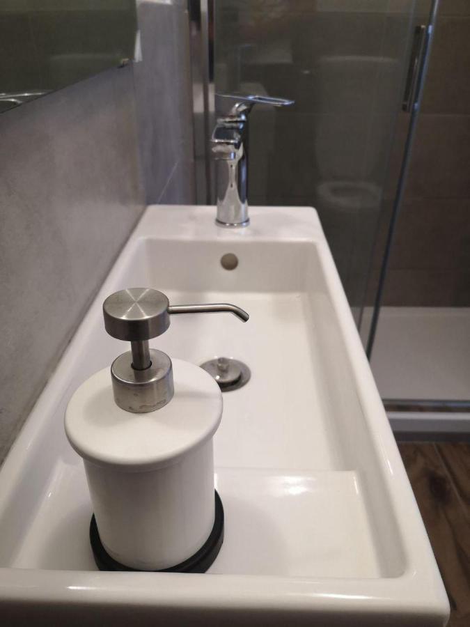 Camera E Bagno Privato A 3 Minuti Dalla Stazione Bolonha Exterior foto
